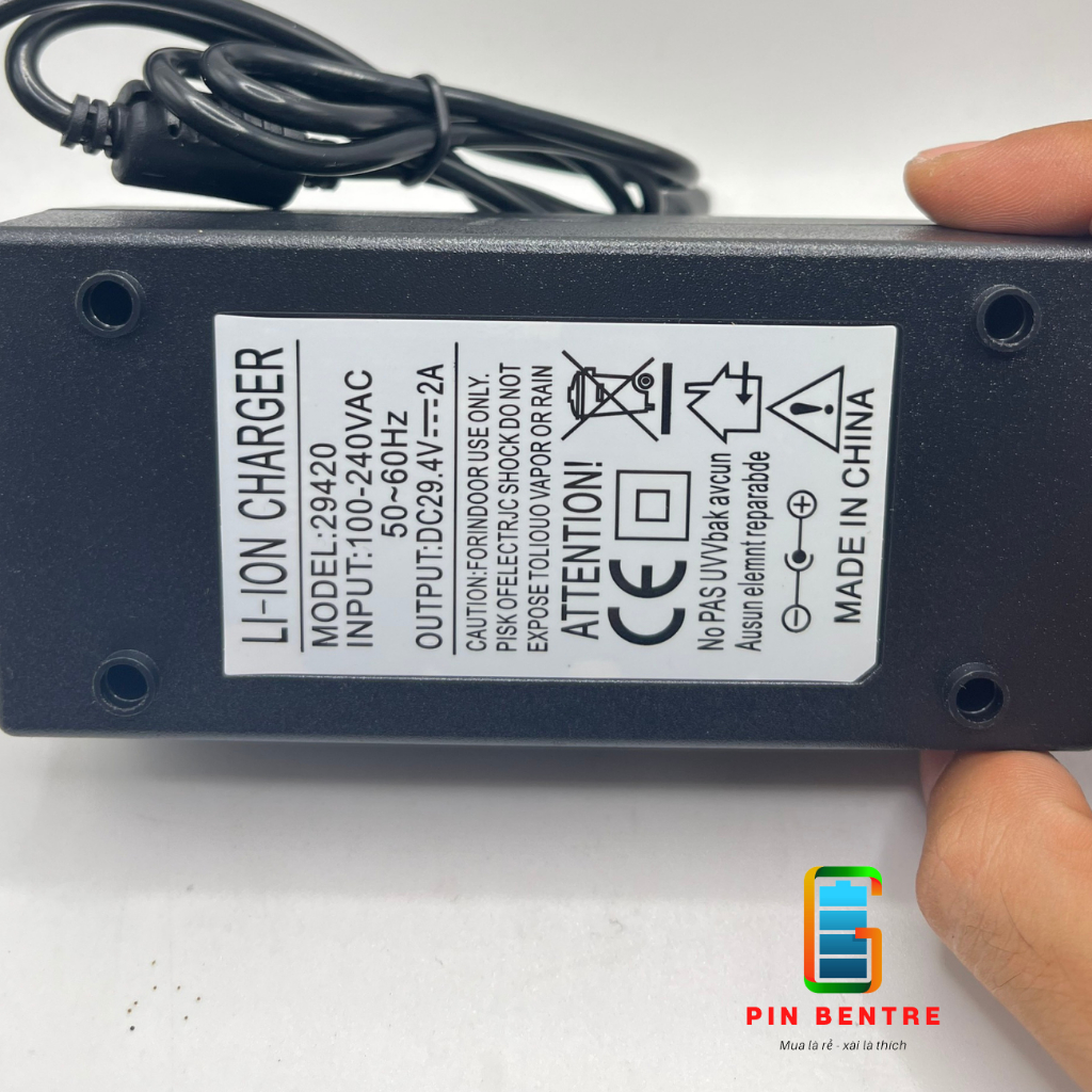 Sạc 7S Pin Li-ion 29.4V - 2A có quạt tản nhiệt và đèn báo pin đầy