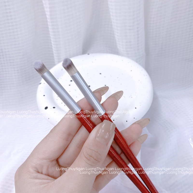 Cọ Ombre Nail Cán Gỗ Đầu Tròn Xiên Làm Móng