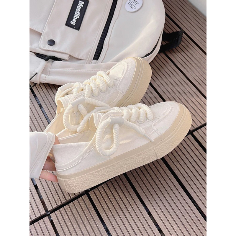 GIÀY THỂ THAO VẢI DÂY THỪNG TRÒN MÃ D8