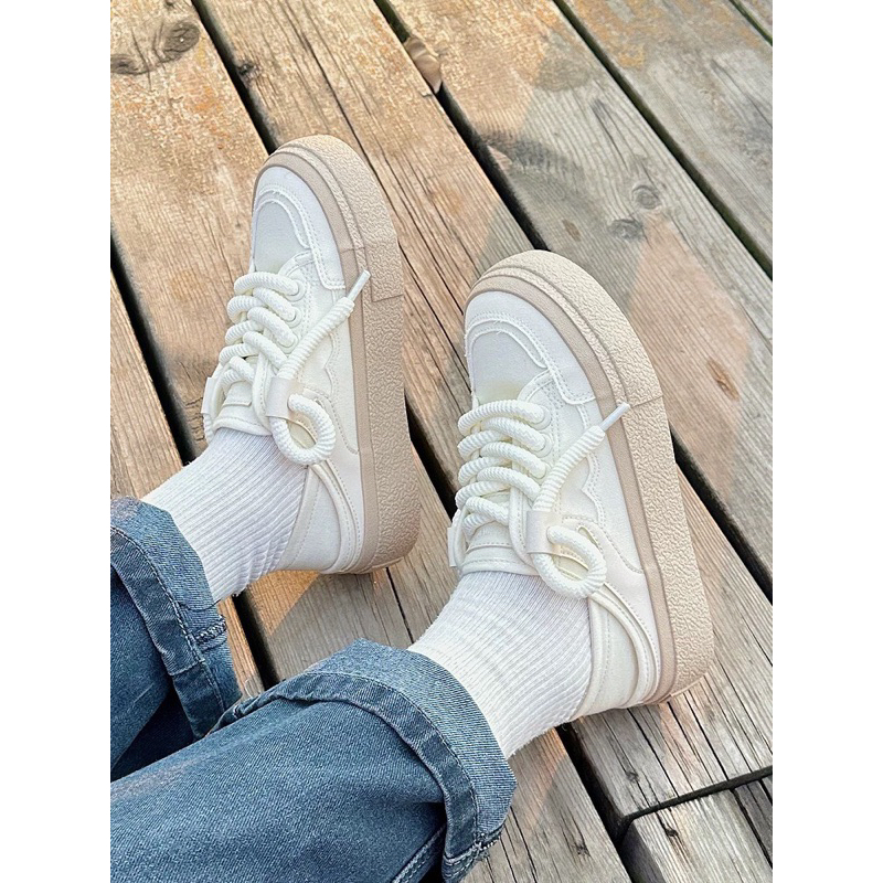 GIÀY THỂ THAO VẢI DÂY THỪNG TRÒN MÃ D8