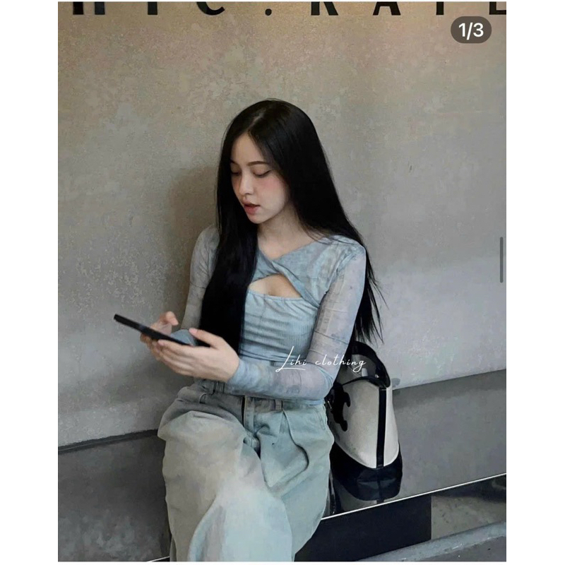 Áo lưới xoắn ngực loang, xỏ ngón dài tay màu xanh nhạt ôm body, Chuẩn mác GW.WE như video