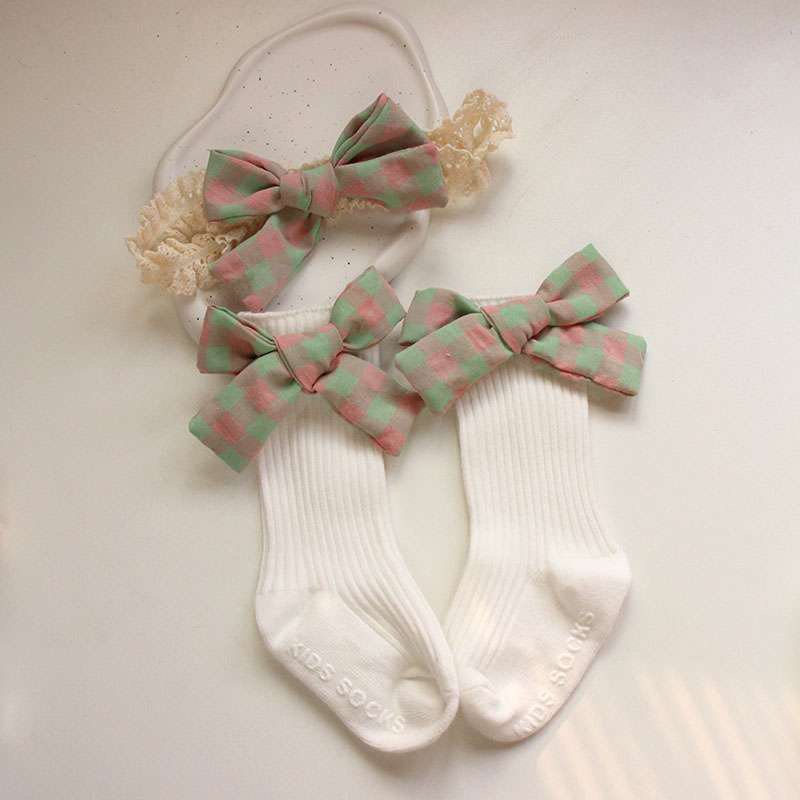 Set tuban kèm tất hoạ tiết kẻ caro Chic baby siêu xinh xắn cho bé gái, băng đô cho bé gái