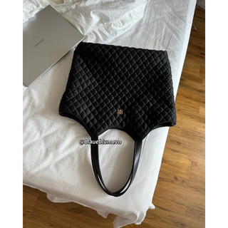 𝐁𝐥𝐚𝐮𝐞𝐁𝐥𝐮𝐦𝐞🦋Túi tote thanh lịch tiện ích