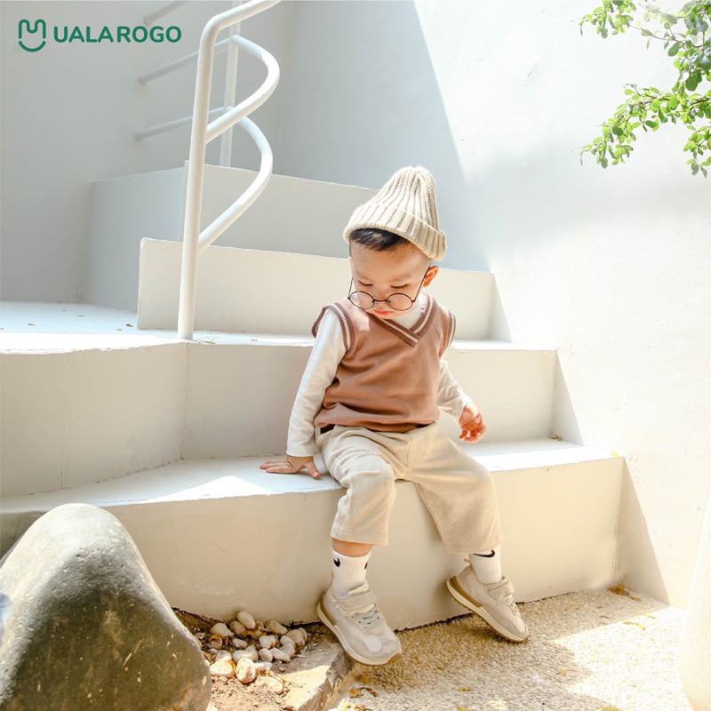 Áo gile len Ualarogo viền cổ cho bé