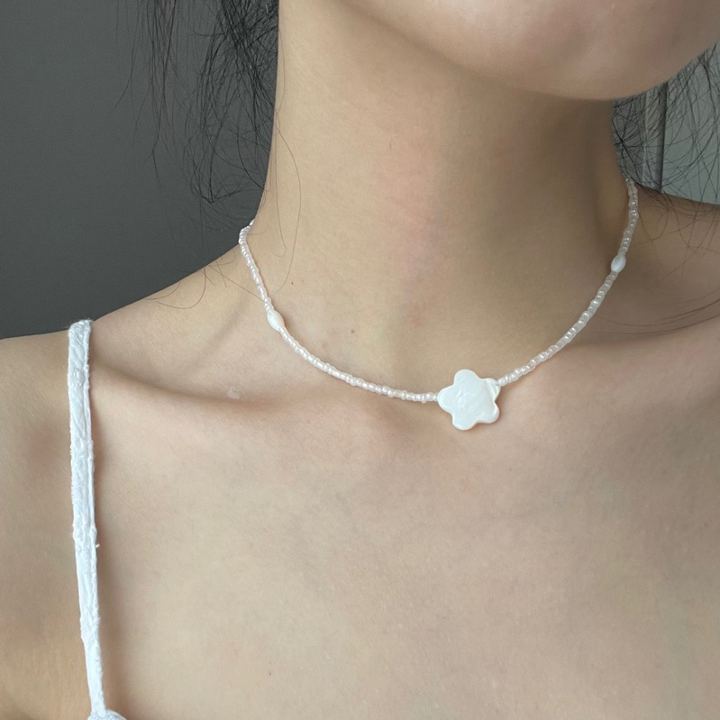 Vòng Cổ Hạt Cườm Mặt Hoa Xà Cừ