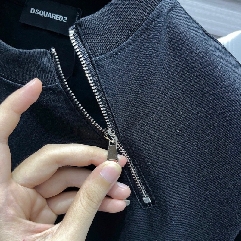 Áo Phông Nam Nữ Dsq2 Trơn Phối Thêu Khoá Zip Chéo Cổ Kiểu Dáng Đơn Giản Basic Mẫu Hottrend 2023