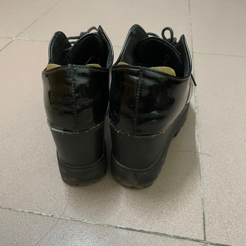 Giày da bóng size 35 độn đế 7cm thanh lý