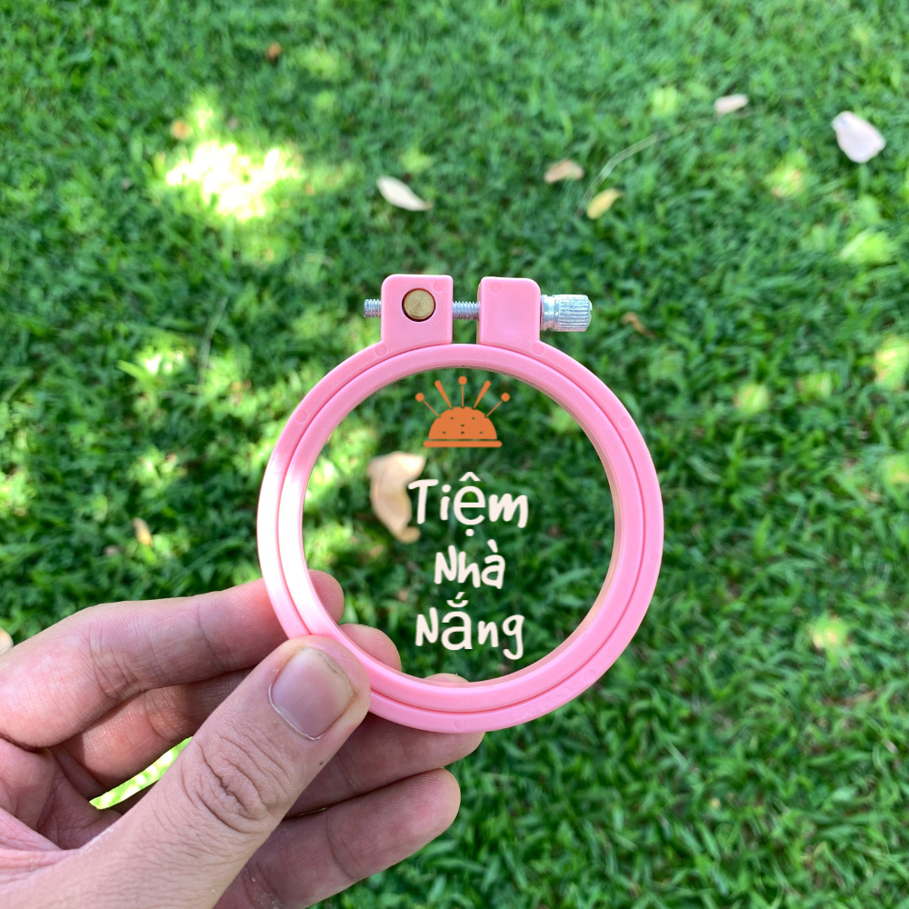 Khung Thêu Nhựa Nhiều Màu Sắc
