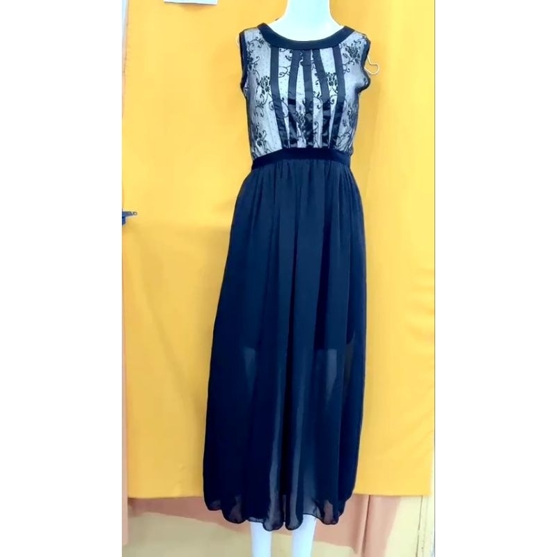 đầm ren phối chân váy voan (dưới size M). S753