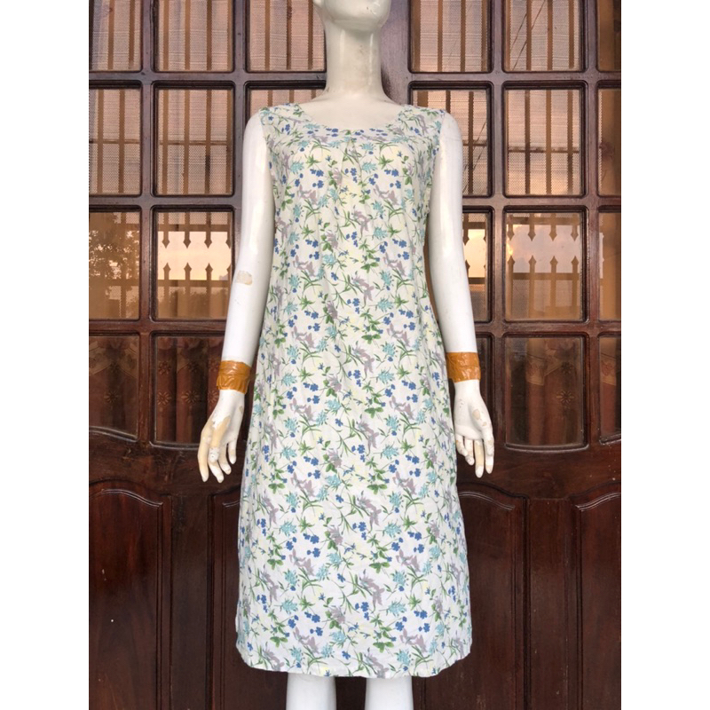 Đầm xoè hoa midi