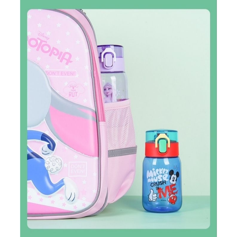 Bình nước hãng DISNEY nhỏ xinh cho bé . Đầu uống trực tiếp , hình hoạt hình nét đẹp .