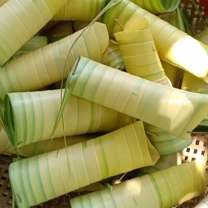 50 Lá dừa nước non, dài khoảng 1m-1m2  -mua 100 lá tặng 15 lá