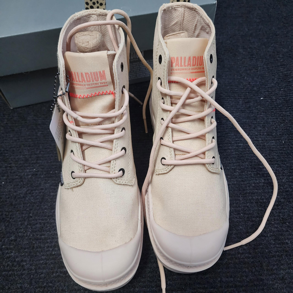 Giày Palladium vải màu Safari mới ra
