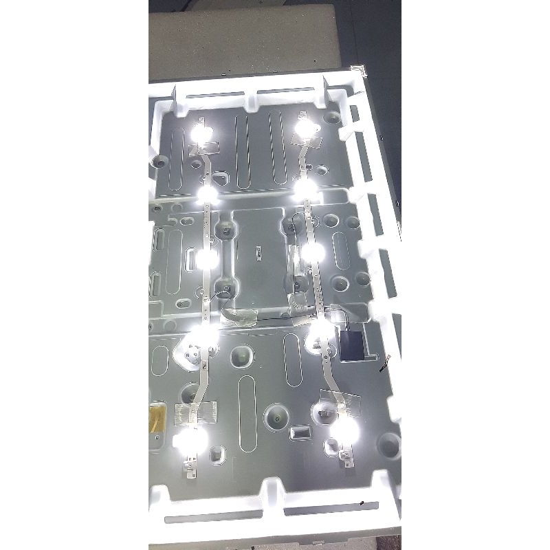 Bộ Led Samsung UA32N4000AK củ do Tivi hư màn 2 thanh led sáng bình thường hết,gồm 5 bóng 1 thanh,mã Led xem trên hình.