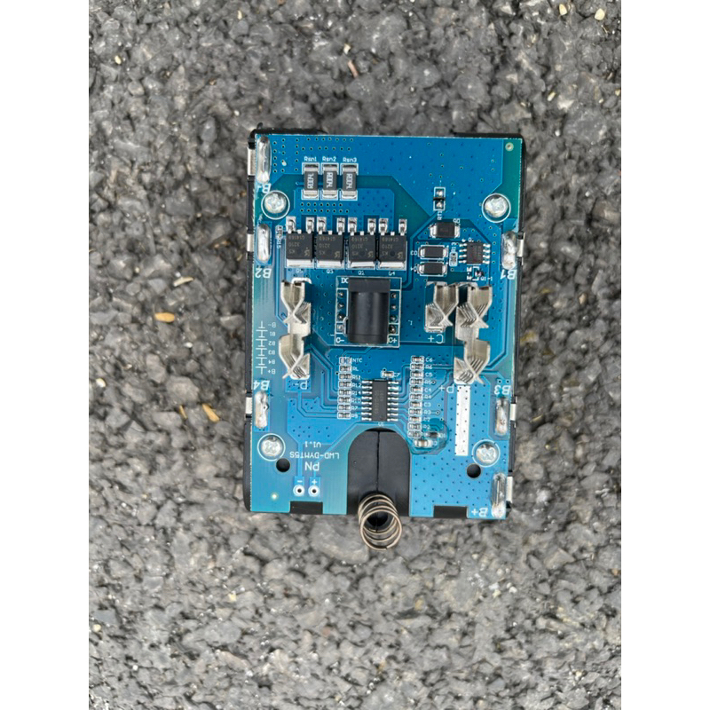 Pin đóng HANKO 10cell Mạch 4 mosfet, Lõi lisen 2000mah Nội trở 12,13 Chân pin makita 4cm