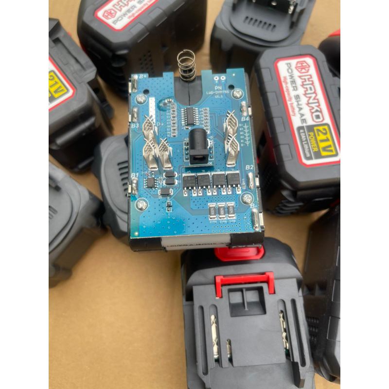 Pin đóng HANKO 10cell Mạch 4 mosfet, Lõi lisen 2000mah Nội trở 12,13 Chân pin makita 4cm