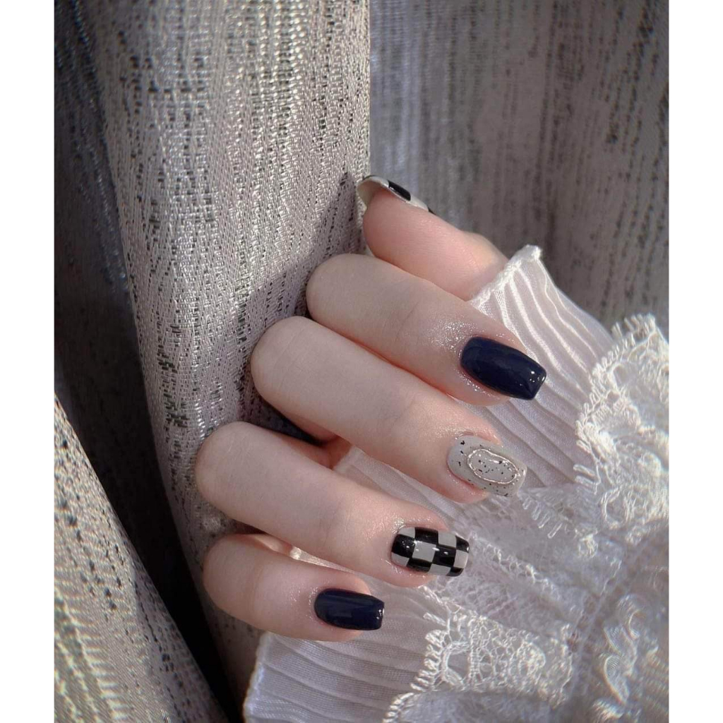 NAILBOX THIẾ KẾ LÀM THEO SIZE TAY MÀU GHI C03
