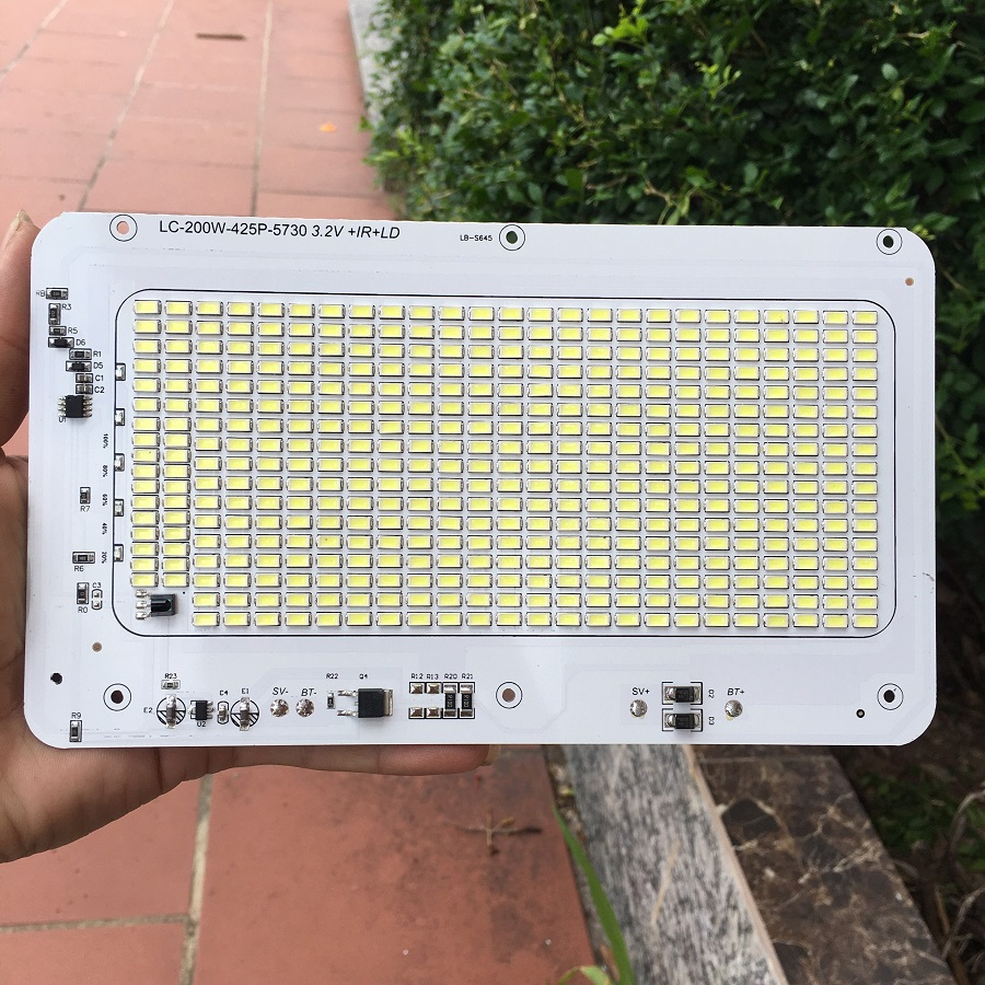 Chip Led thay cho đèn năng lượng mặt trời loại led 5730 pin 3,2V hoặc 3,7V