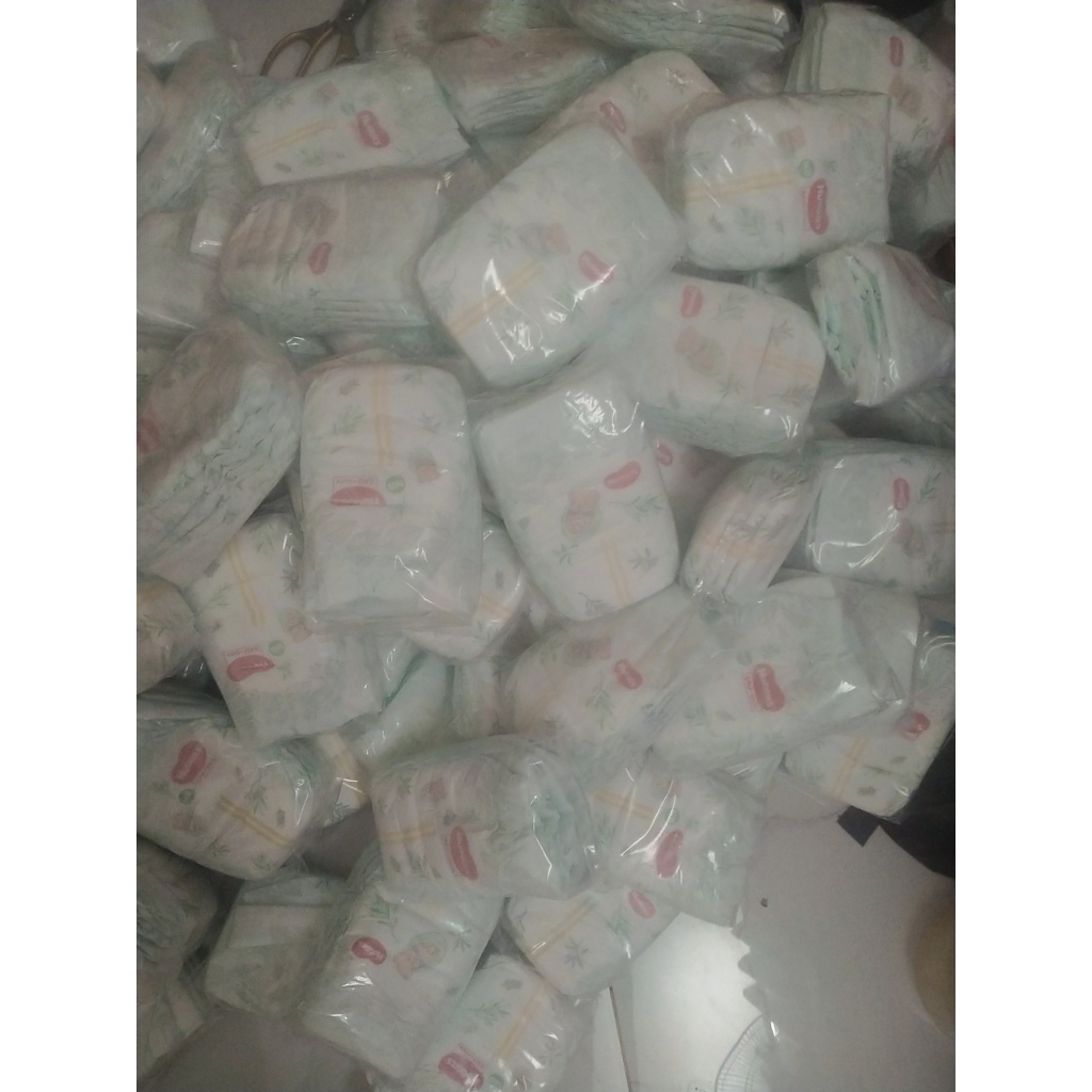 100 MIẾNG TÃ DÁN SƠ SINH HUGGIES TRÀM TRÀ