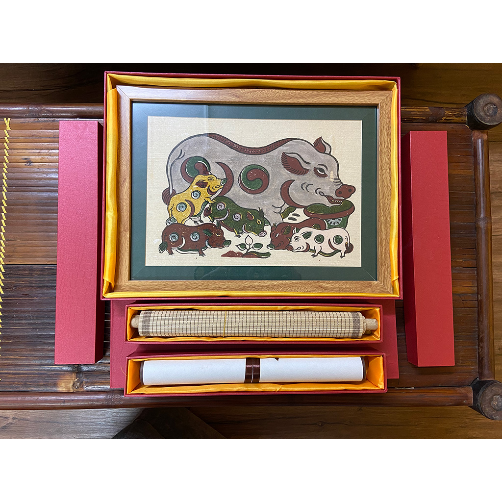 Tranh Đông Hồ Tam Dương Khai Thái Khung Kính - Có Kèm Hộp Quà Tặng