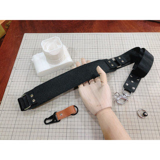 Dây đeo máy ảnh Quick Strap - Đen dập vân