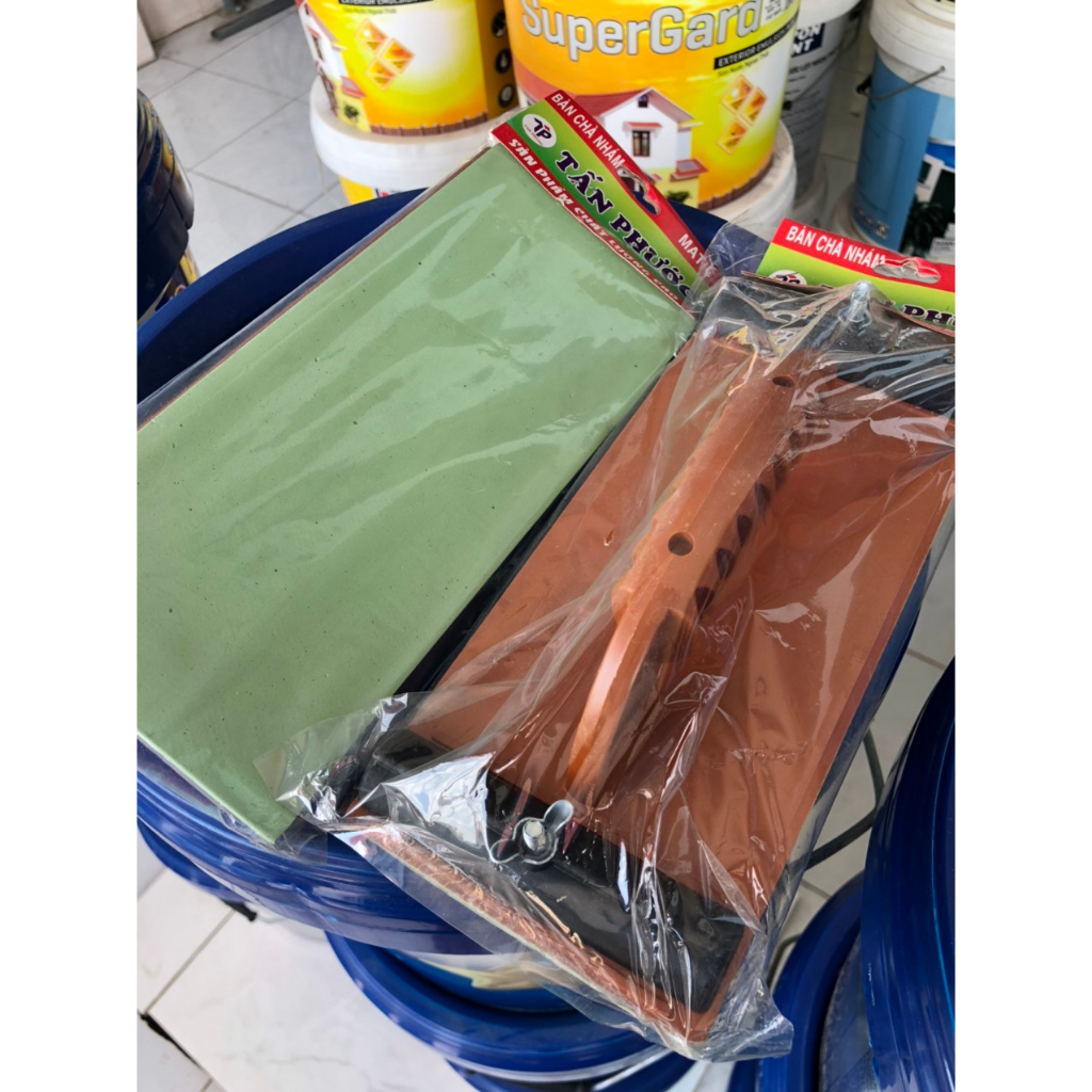 Bàn Chà Nhám, Dụng cụ kẹp nhám chà tường (bàn chà nhám xoa