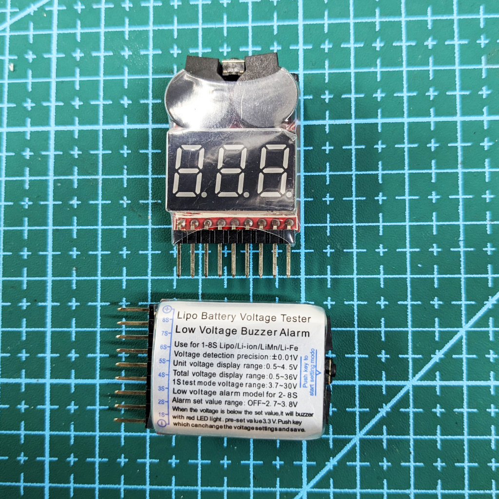 Đồng hồ báo pin Lipo 1s-8s. Hú còi báo hết pin. Hiển thị điện áp từng cell pin