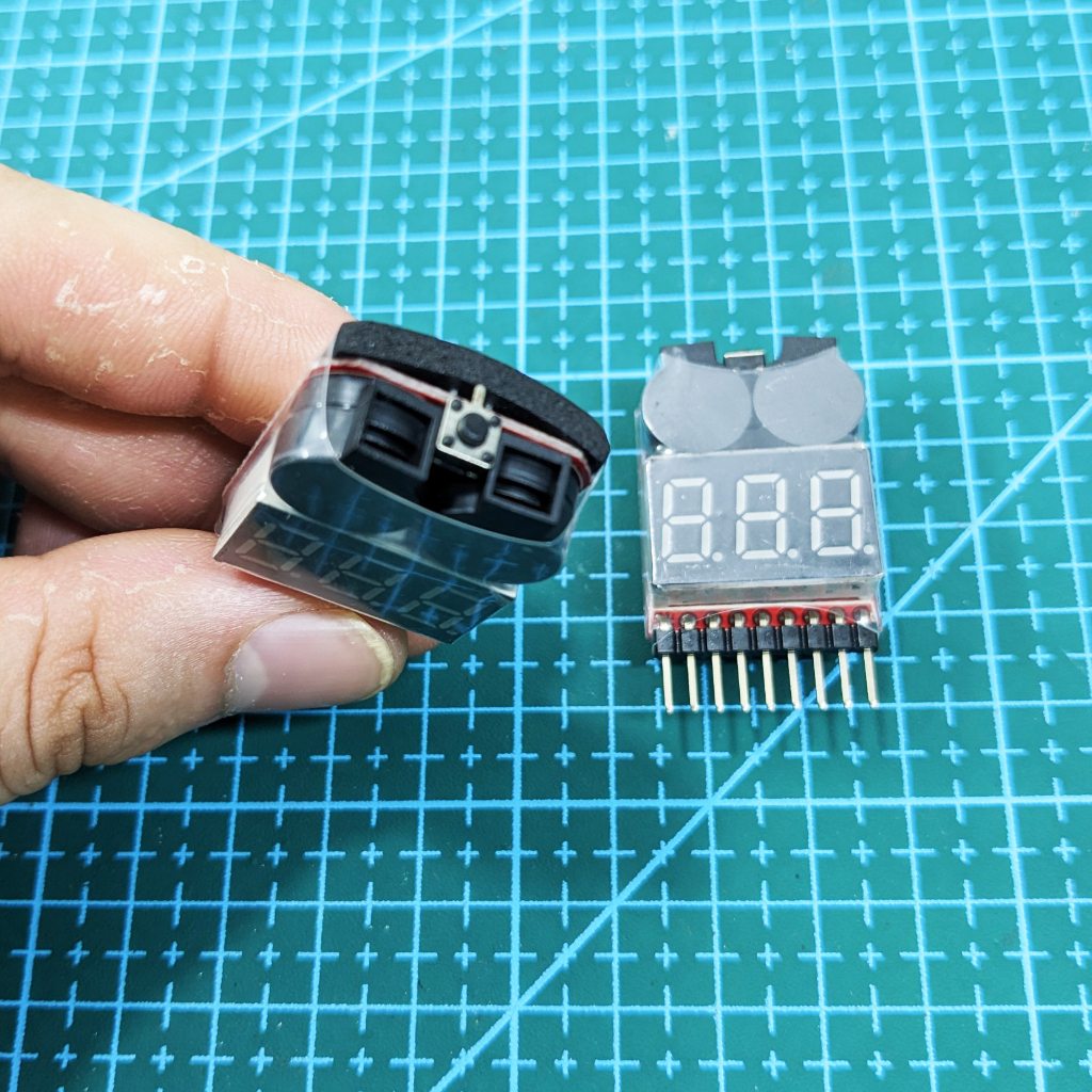 Đồng hồ báo pin Lipo 1s-8s. Hú còi báo hết pin. Hiển thị điện áp từng cell pin