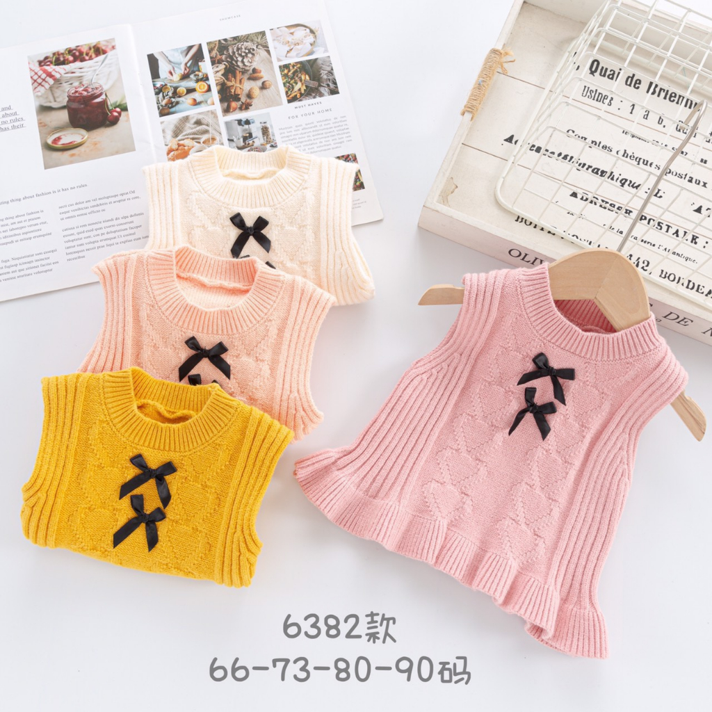 Áo gile len quảng châu cổ tròn chui đầu loại đẹp cho bé gái phối bèo gấu 5-12.5kg 6400