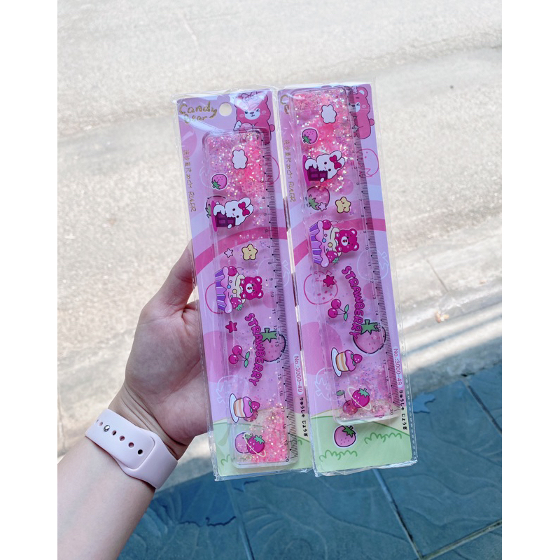 Thước Gấu Dâu - Thước Kẻ Gấu Dâu Nhũ Lotso Kim Tuyến Dễ Thường Nhiều Mẫu 20cm Cute Mẫu Mới Giá Rẻ Saka