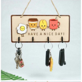 Bảng gỗ treo cửa có móc treo chìa khoá hình trứng have a nice day