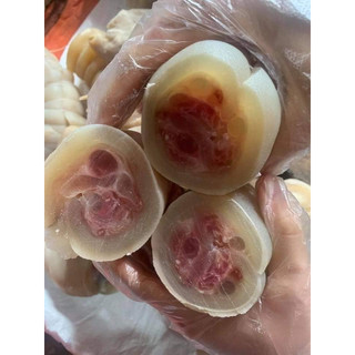 Vó bò, sống, chín hàng tươi tại lò mổ