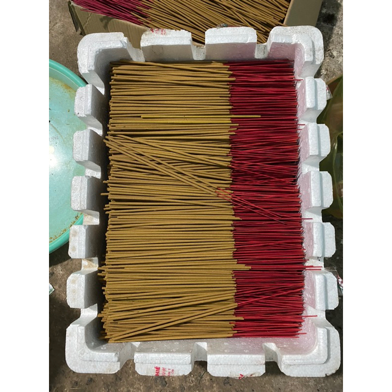 Nhang gỗ tuyết tùng 30cm