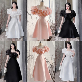 Đầm cổ vuông tay phồng bồng bềnh ngực