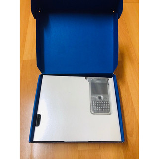 Điện thoại Nokia E72 silver