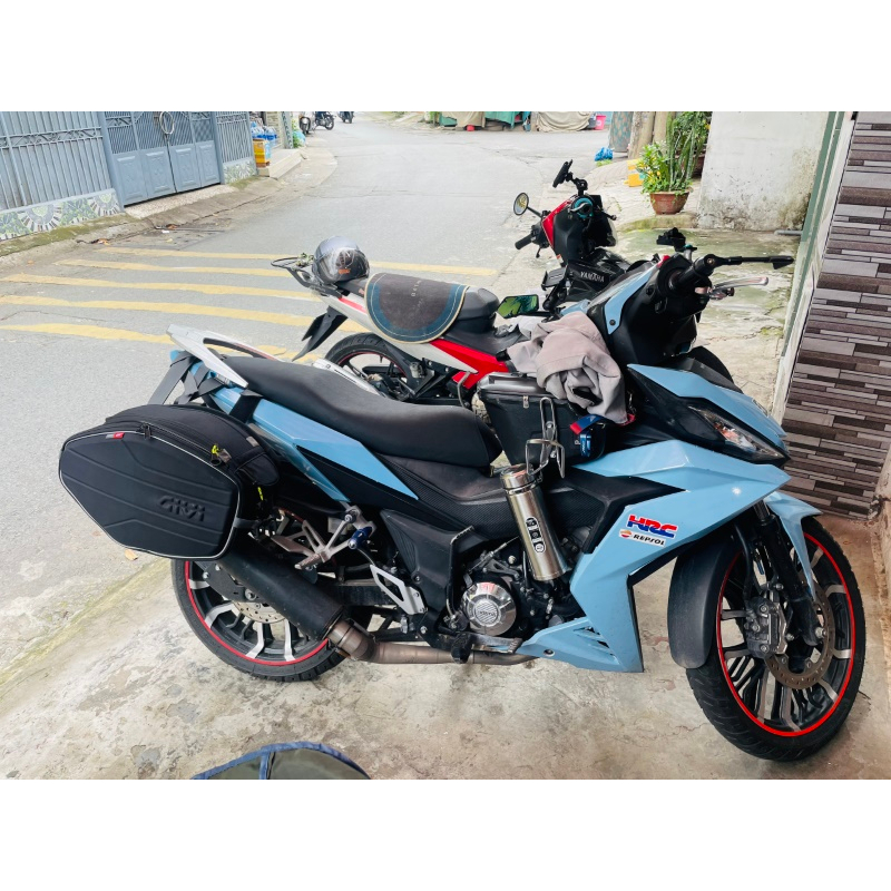 Túi Treo Hông Xe Moto Xe Máy Givi Ea101b 30 Lít 1 bên Chính Hãng