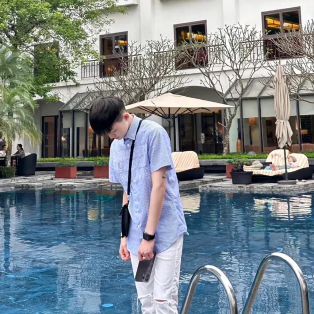 Áo Sơ Mi Thom Kẻ Sọc Xanh Ngắn Tay Vải Cotton Lụa Cao Cấp Phong Cách Sang Trọng Mẫu Hot