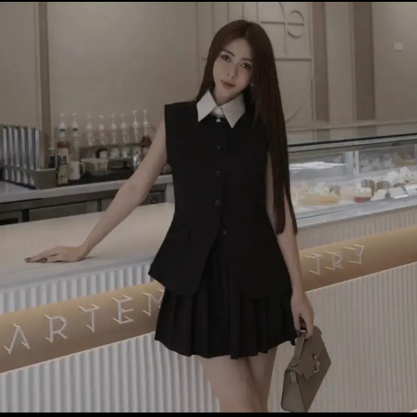 Set áo gile cổ vest mix chân váy xếp ly -TInahouse.2021