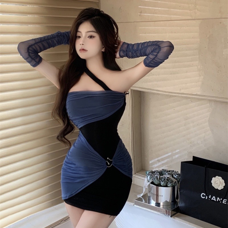 Đầm cổ yếm ôm body mùa hè