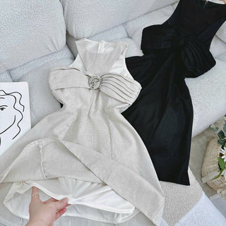 ĐẦM CỔ YẾM HOA NGỰC