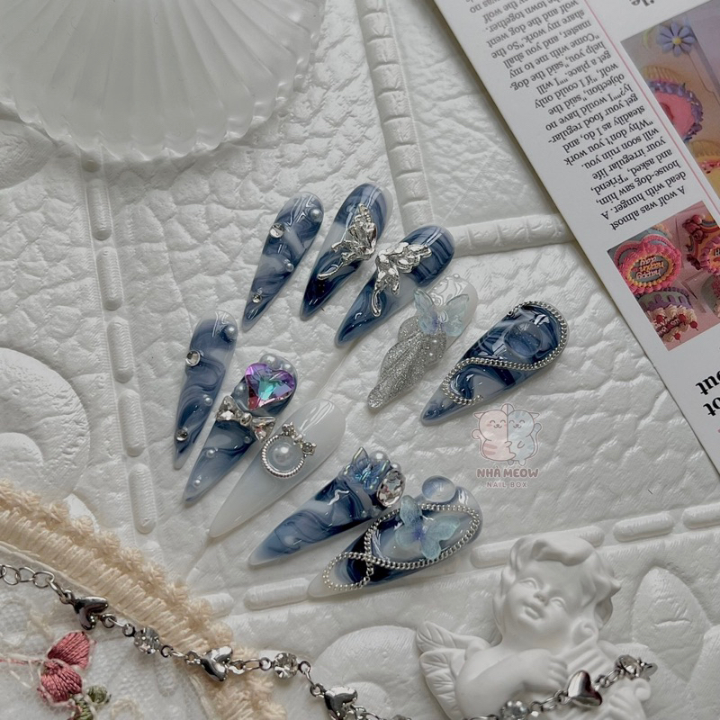 Nail Box thiết kế Loang Cánh Đá