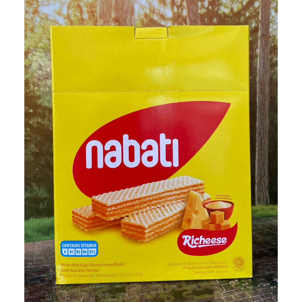 Bánh kem Xốp nhân phô mai Nabati Hộp 150 gr  và Bánh Snack phủ Phô Mai Nabati Ahh 90g