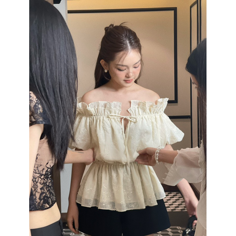 Áo trễ vai Hanie - Hàng thiết kế
