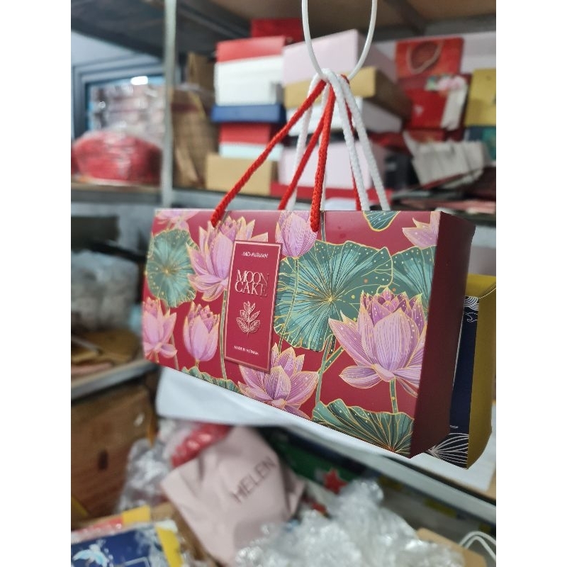 HỘP BÁNH TRUNG THU SET 4 BÁNH 150 - 250G MẪU 2023