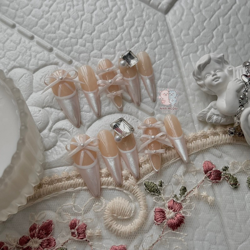 Nail Box thiết kế Thiên Nga Trắng