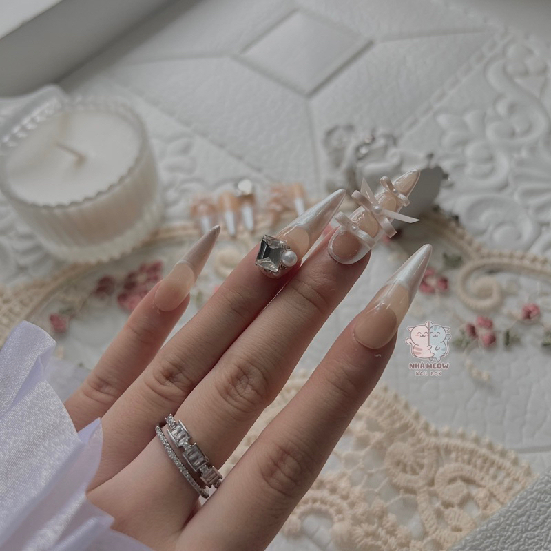 Nail Box thiết kế Thiên Nga Trắng