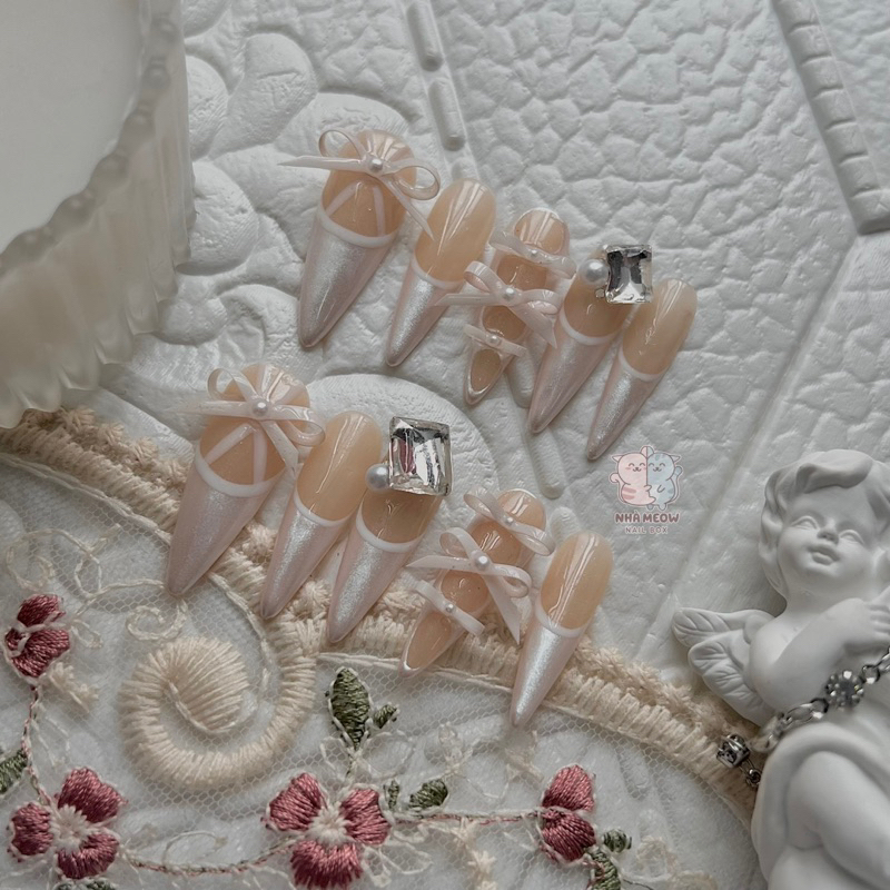 Nail Box thiết kế Thiên Nga Trắng