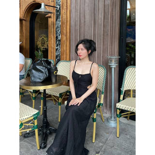 Đầm đen chun lưng dài