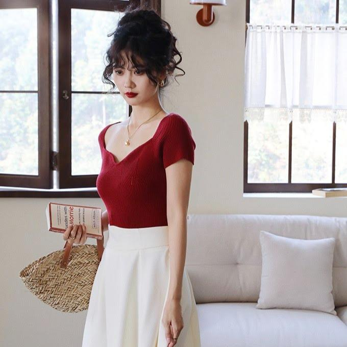 Áo len tay cộc cổ chân tim basic