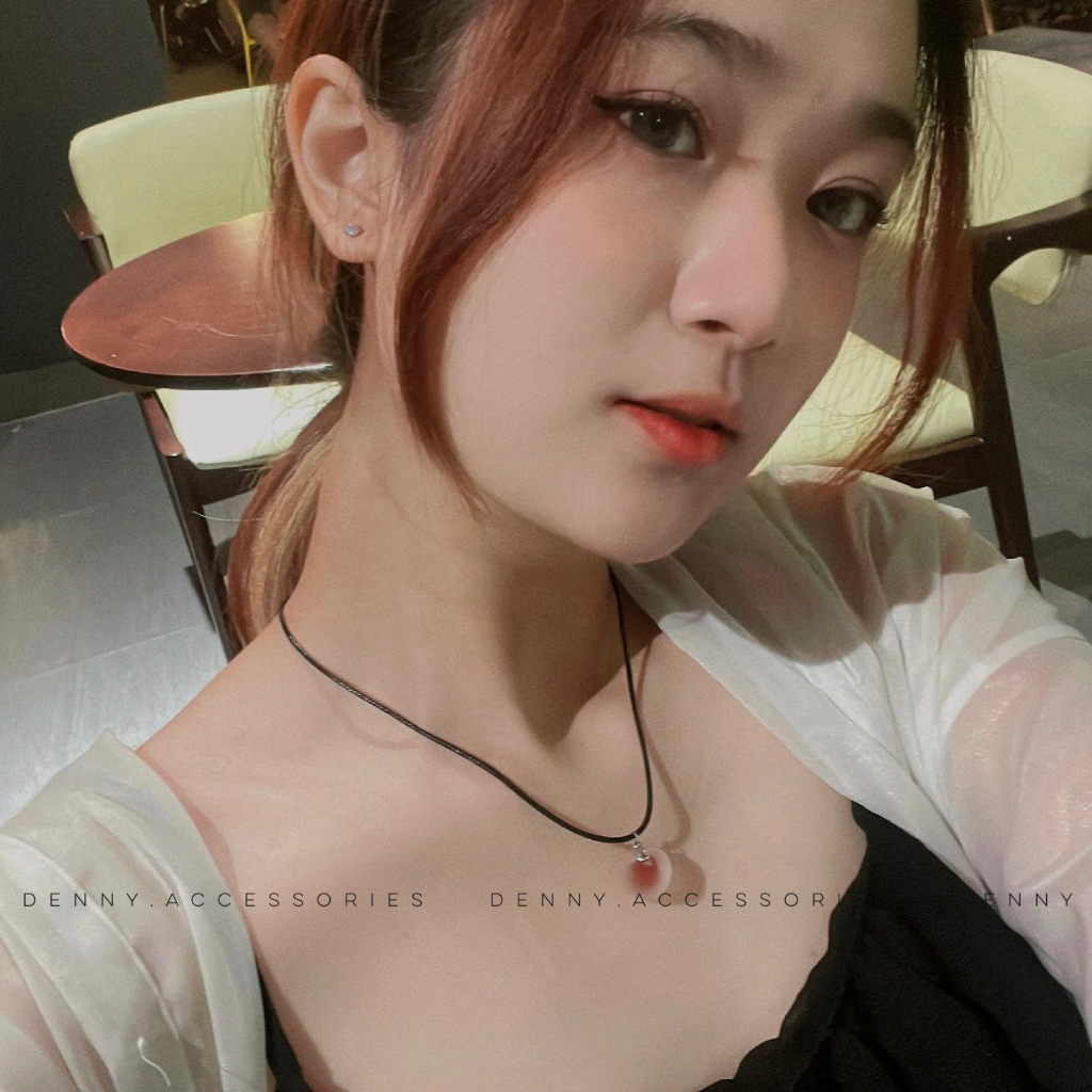 Vòng cô charm trái tim phủ mờ